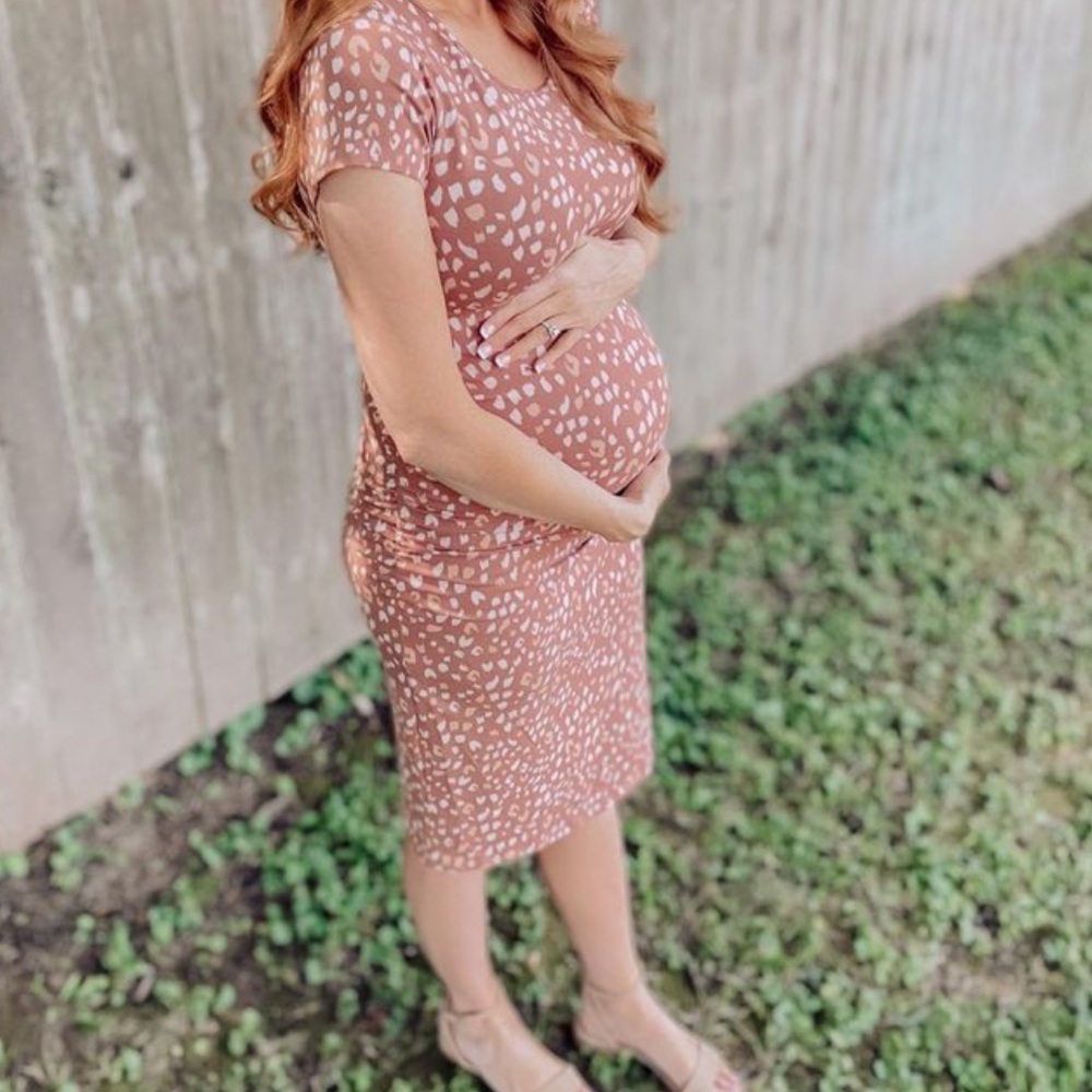 Host Pick 🎉🥳***Isabel Maternity Dress ***Best in Maternity!***🎉🥳💜☺️***